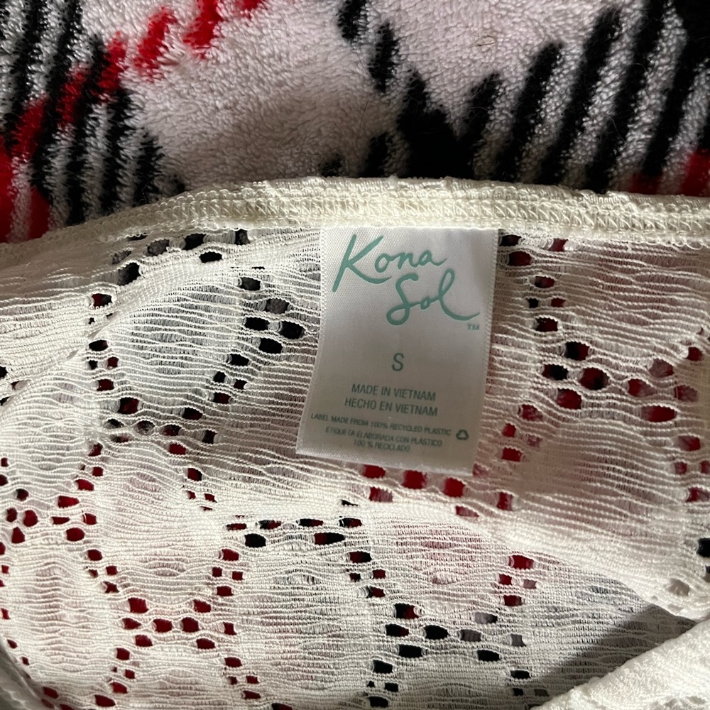 By Kona Sol, made in Vietnam, white beachy dress, size small!